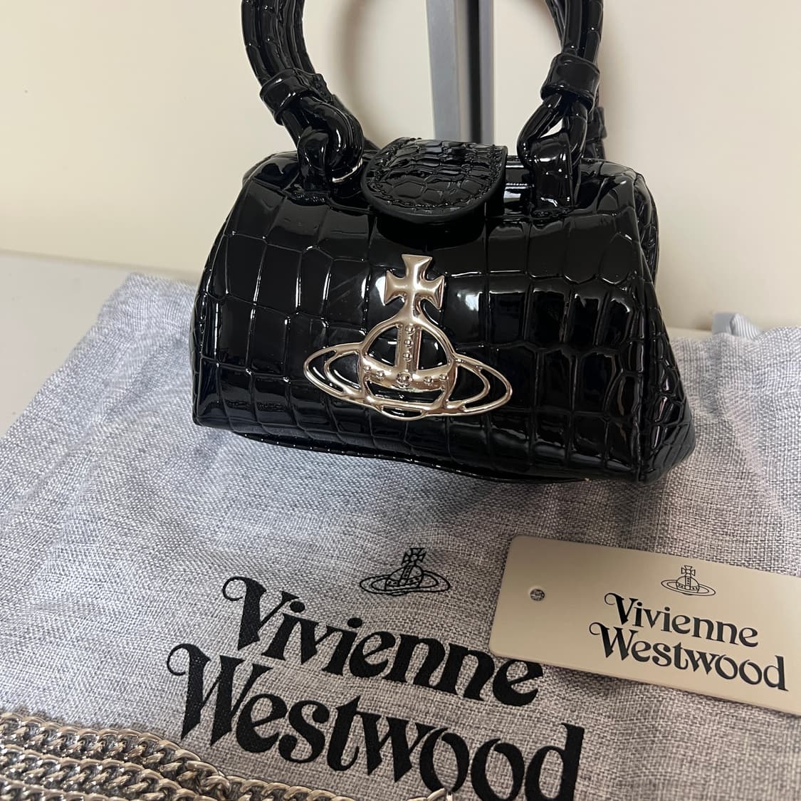 비비안웨스트우드 베티 파발론 핸드백 상품이미지3