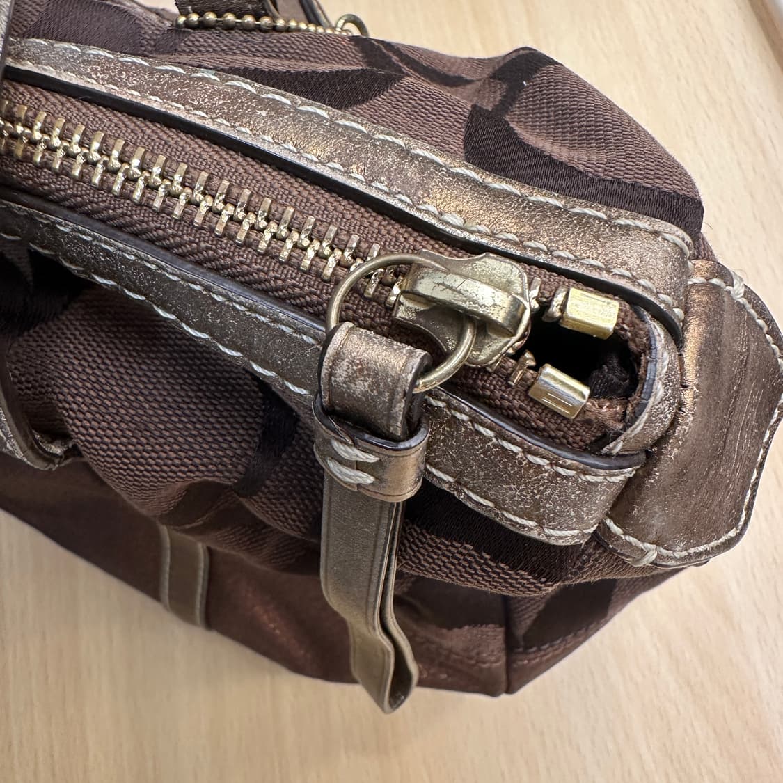 코치 시그니처 브라운 숄더백 상품이미지5