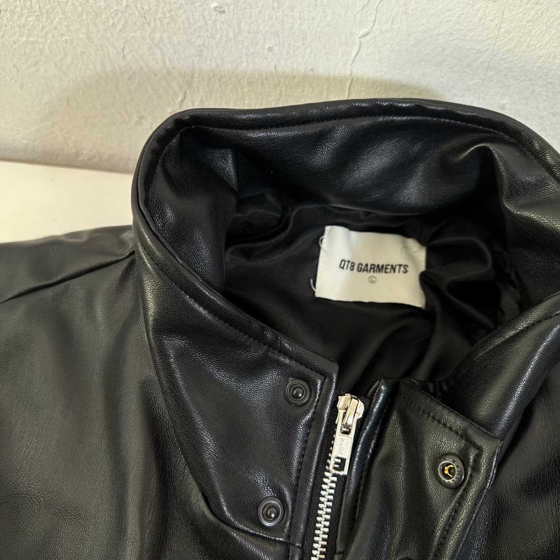L QT8 가먼츠 블랙 레더자켓 상품이미지4