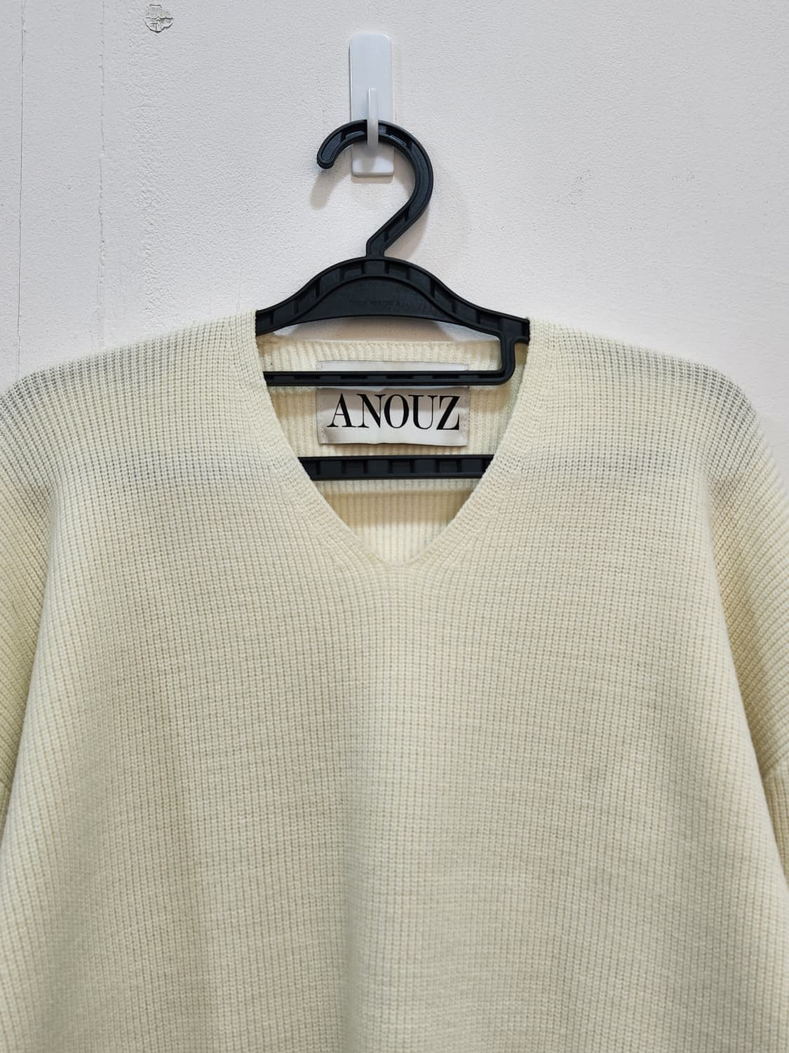 [L] 어누즈 Anouz 브이넥 릴렉스핏 니트 아이보리 남성 L 상품이미지3