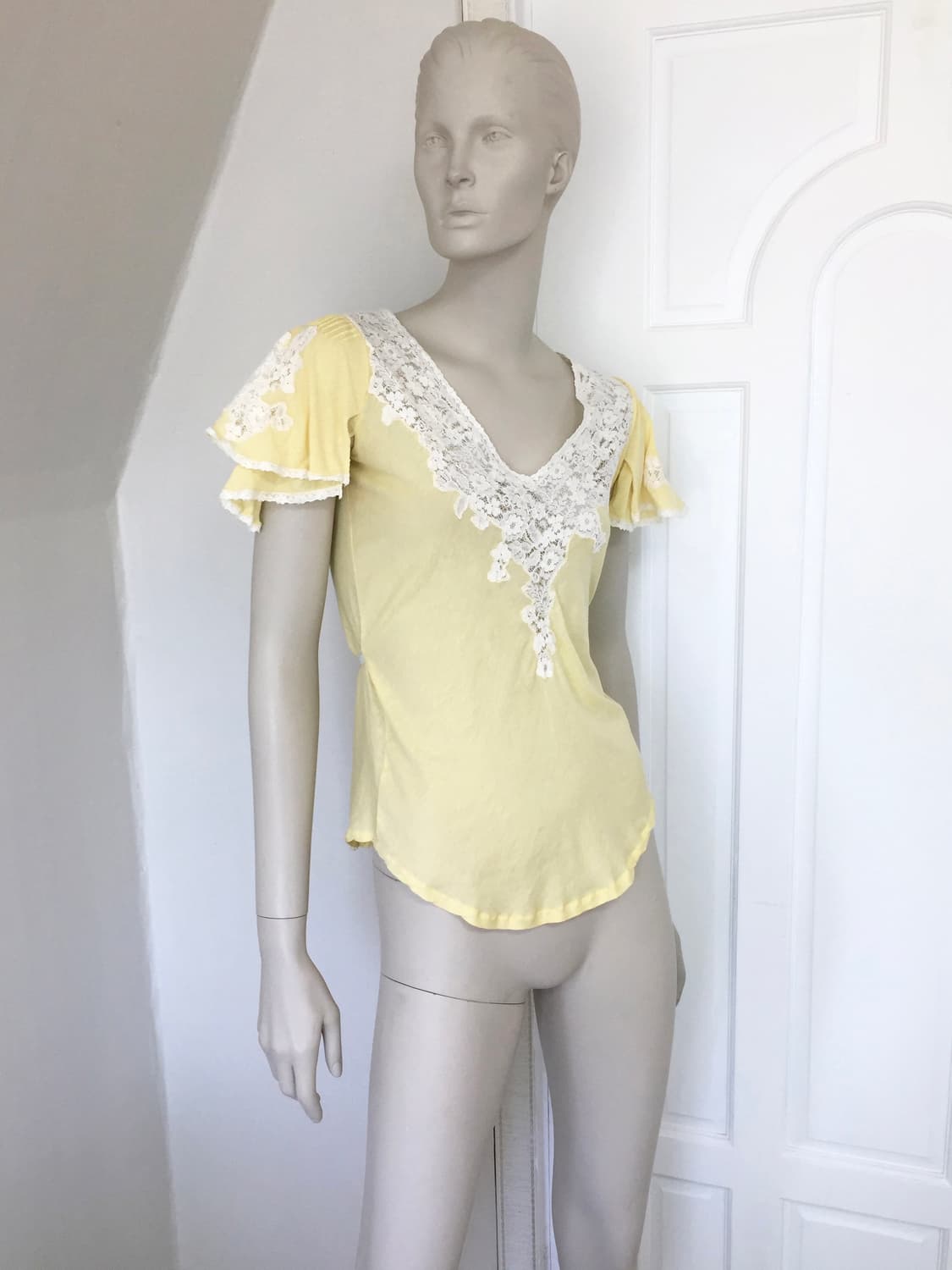 Ralph Lauren Lace Trimmed Lemon  Top 상품이미지1