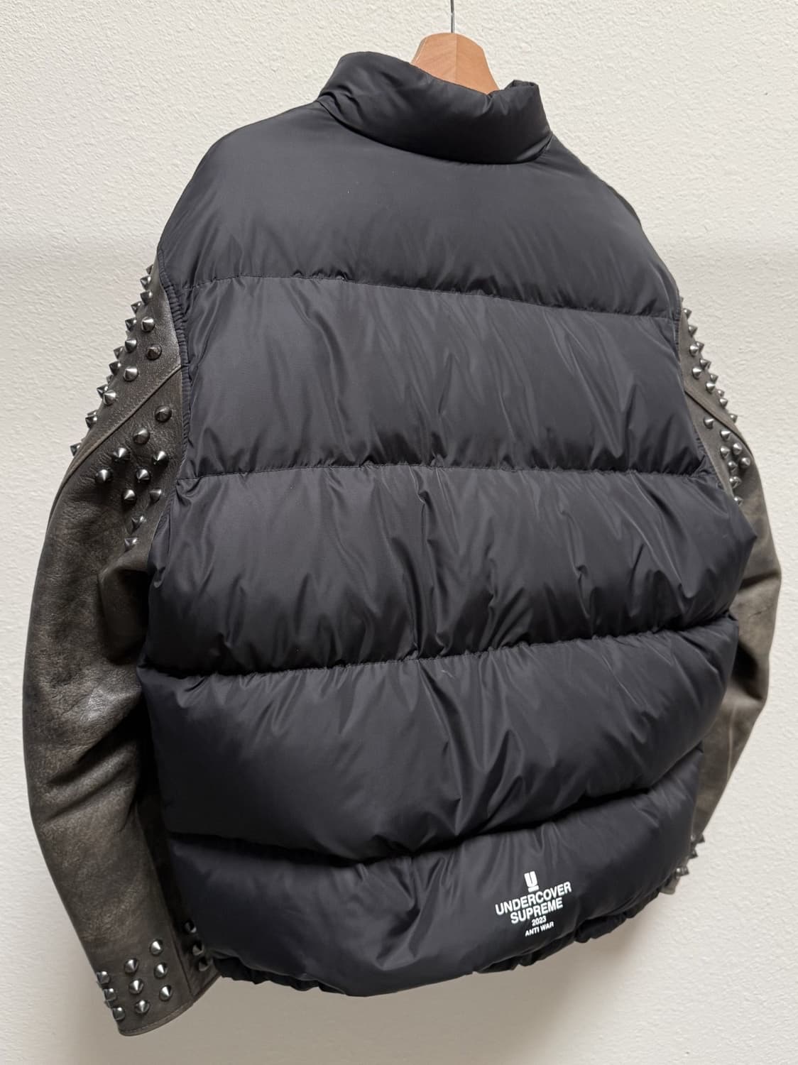 (공홈구매) 슈프림 x 언더커버 스터드 패딩 자켓 블랙 상품이미지7