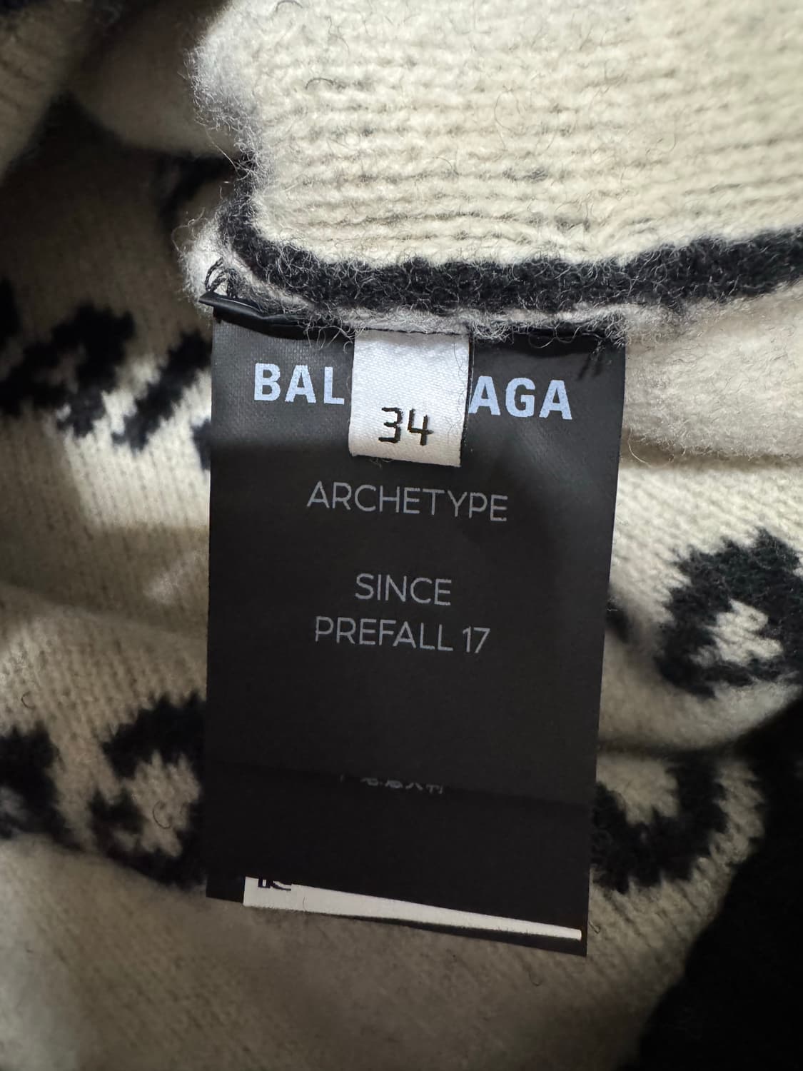 34 발렌시아가 멀티로고 여성 니트 상품이미지6