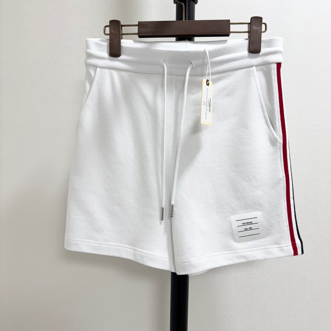 [40]톰브라운 삼선라인 반바지 상품이미지1