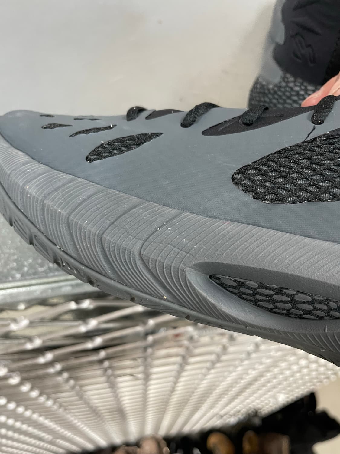 언더아머 하복 3 그레이 메탈릭 실버 265 상품이미지7