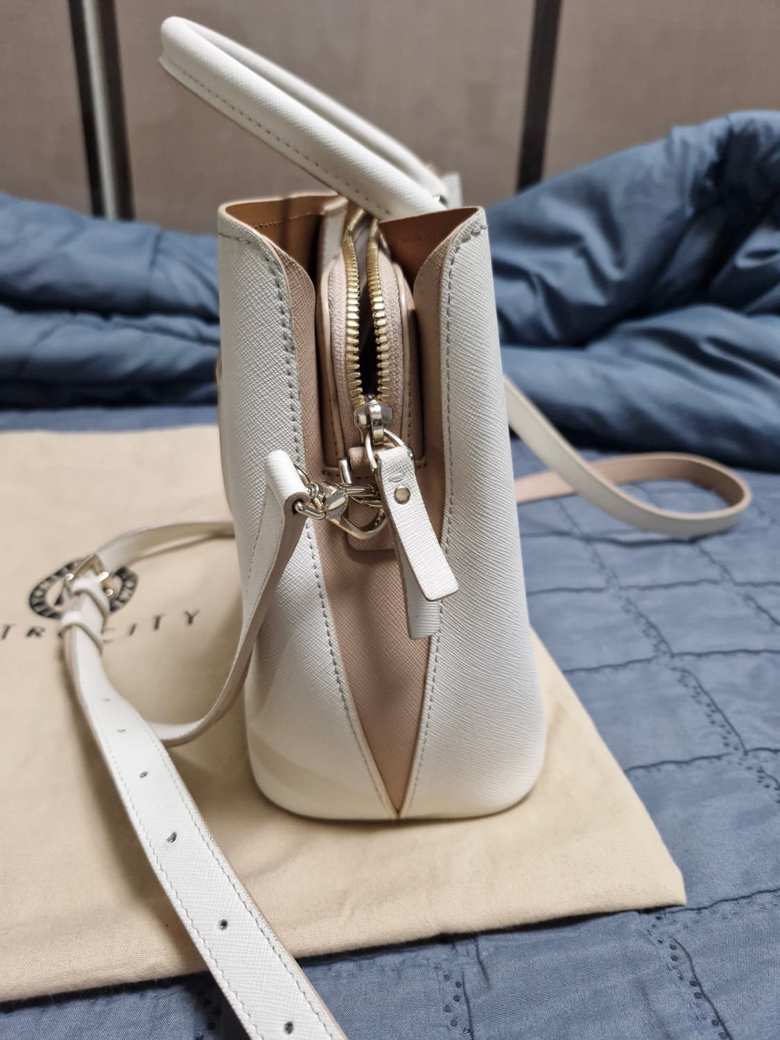 메트로시티 아이보리 토트백 앤 숄더백  상품이미지4