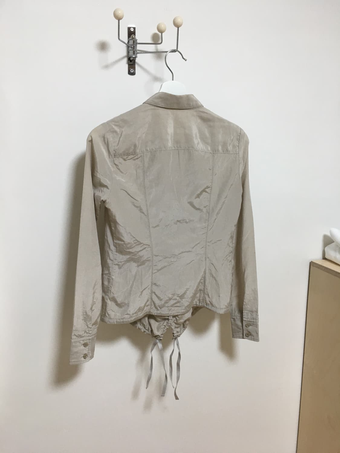 [직수입] 빈티지 mfg 실키 새틴 셔링 블라우스 오이스터 상품이미지10