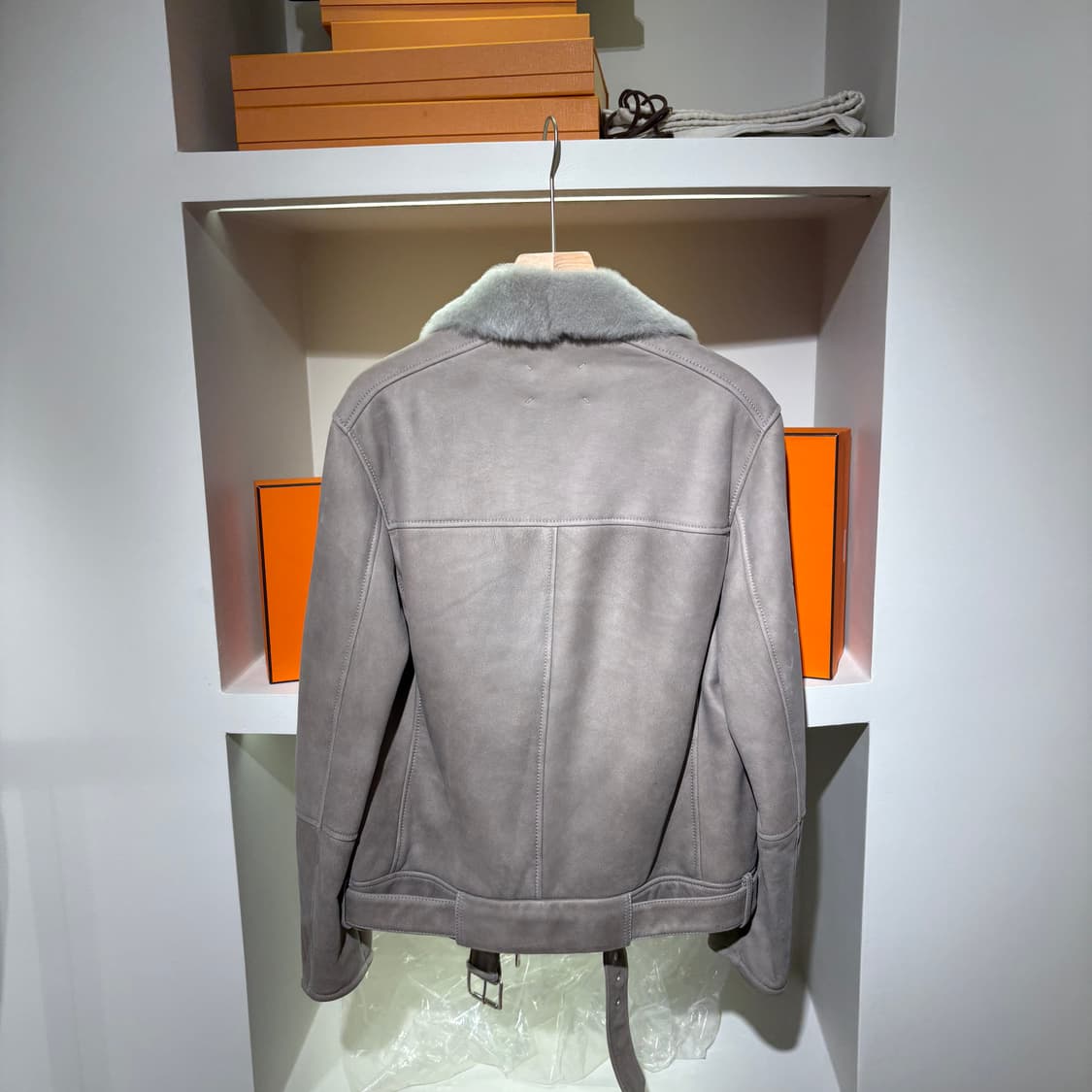m/브루넬로 쿠치넬리 벨티드 레더 시어링 무스탕 상품이미지3