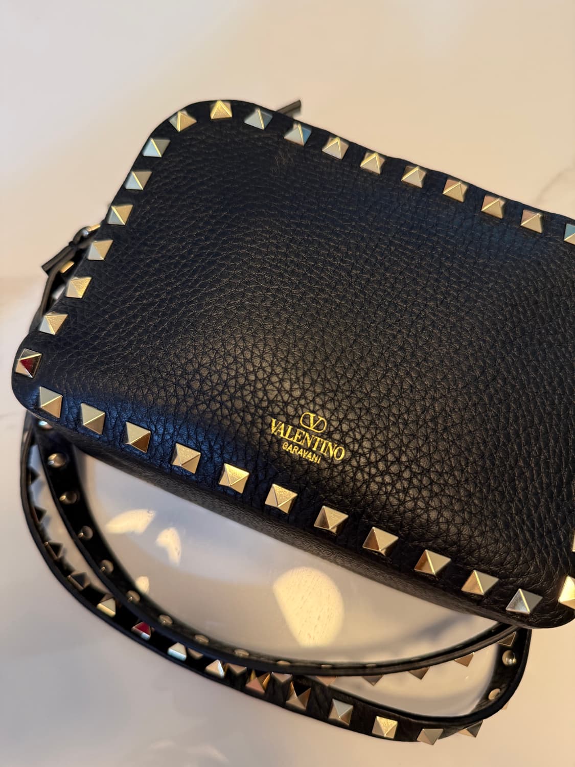 (새상품)발렌티노 락스터드 크로스바디백 상품이미지2