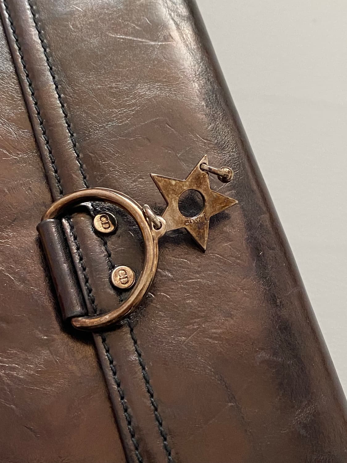 [크리스찬디올] 빈티지 (정품) 디올 빈티지 스타 참 D링 레더 장지갑 상품이미지2