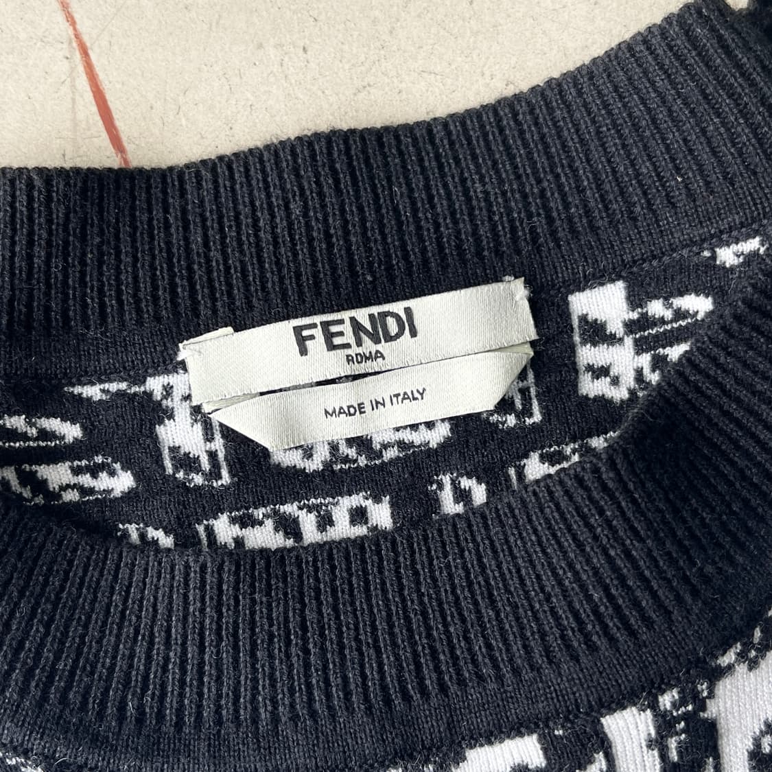 펜디 블랙 주카 크롭 니트 상품이미지3