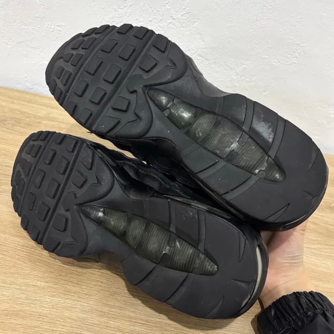 나이키 에어맥스 95 OG 트리플블랙 280 상품이미지5