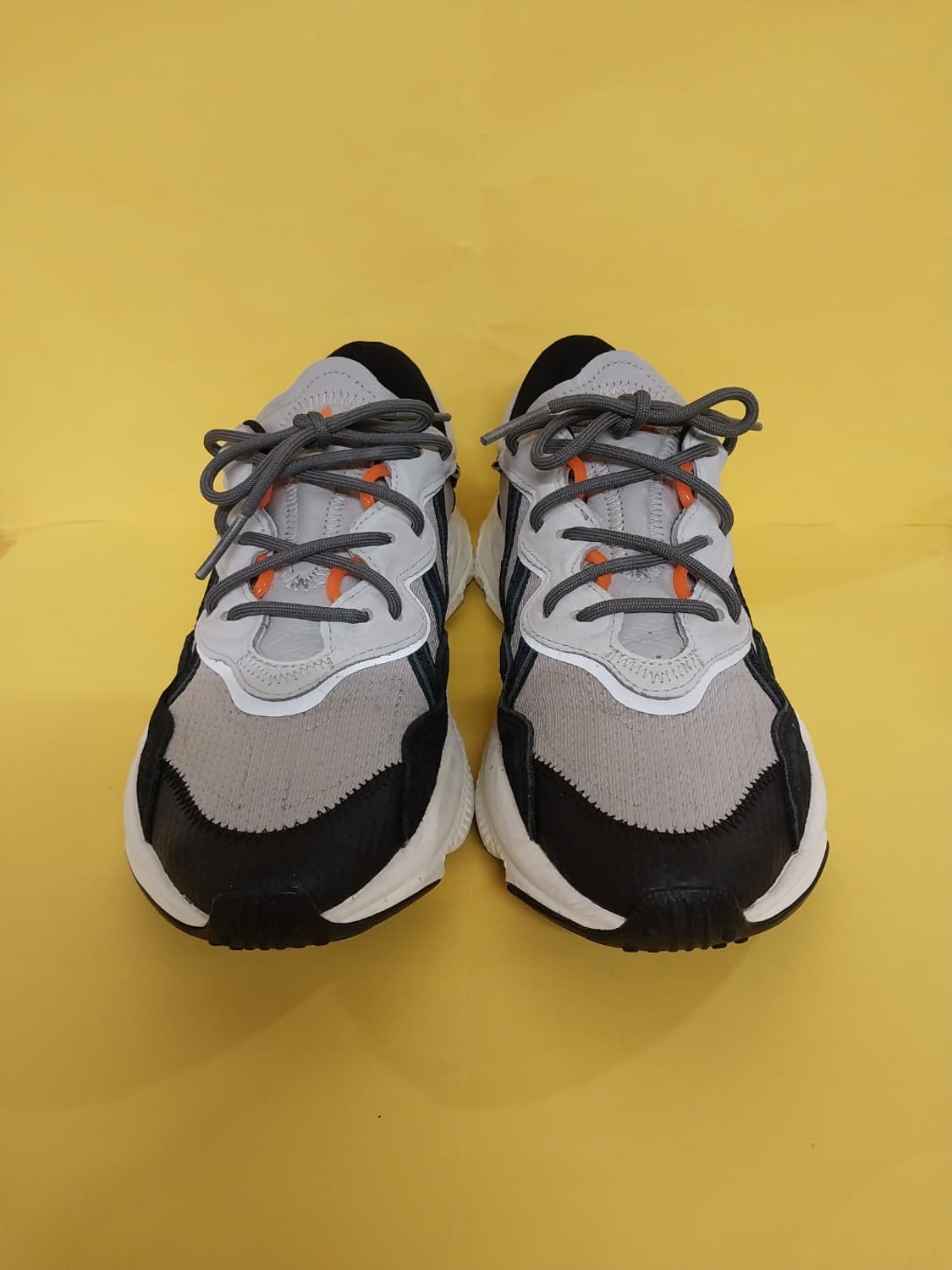 남성 아디다스 오즈위고 그레이블랙 유틸리티 그린 운동화 (260) 상품이미지2