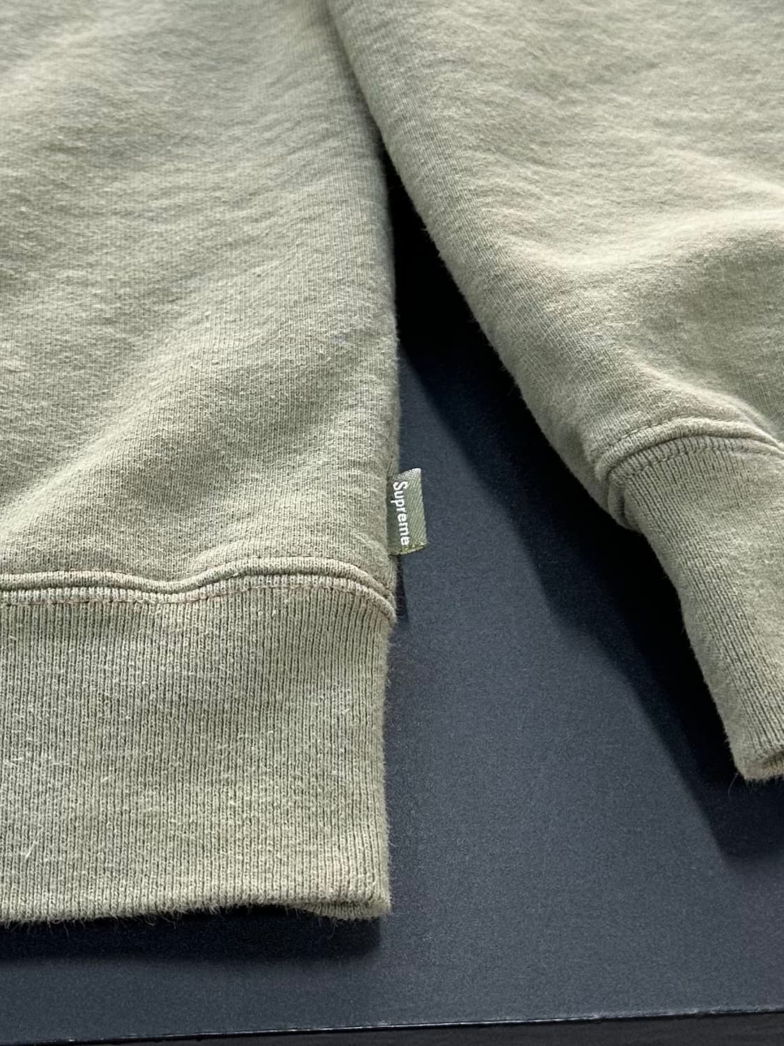 슈프림 18FW 스플릿 크루넥 스웨트셔츠 카키브라운 상품이미지8