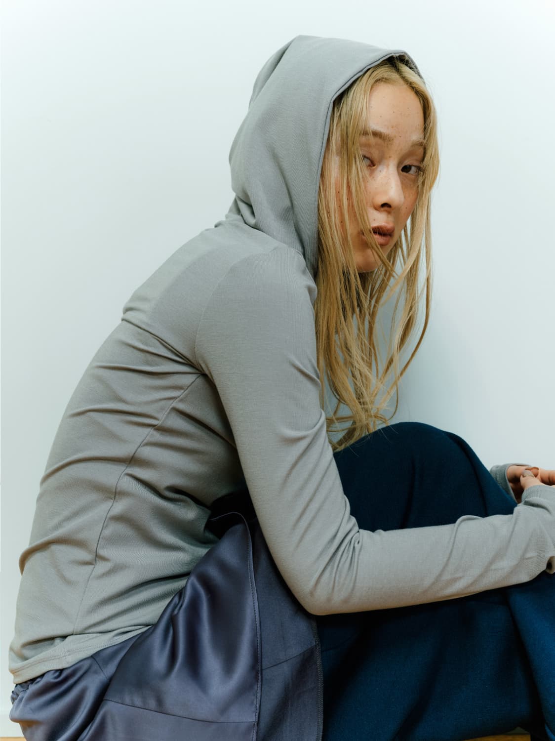 코이세이오 후디 롱 슬리브리스 판매합니다. 상품이미지4