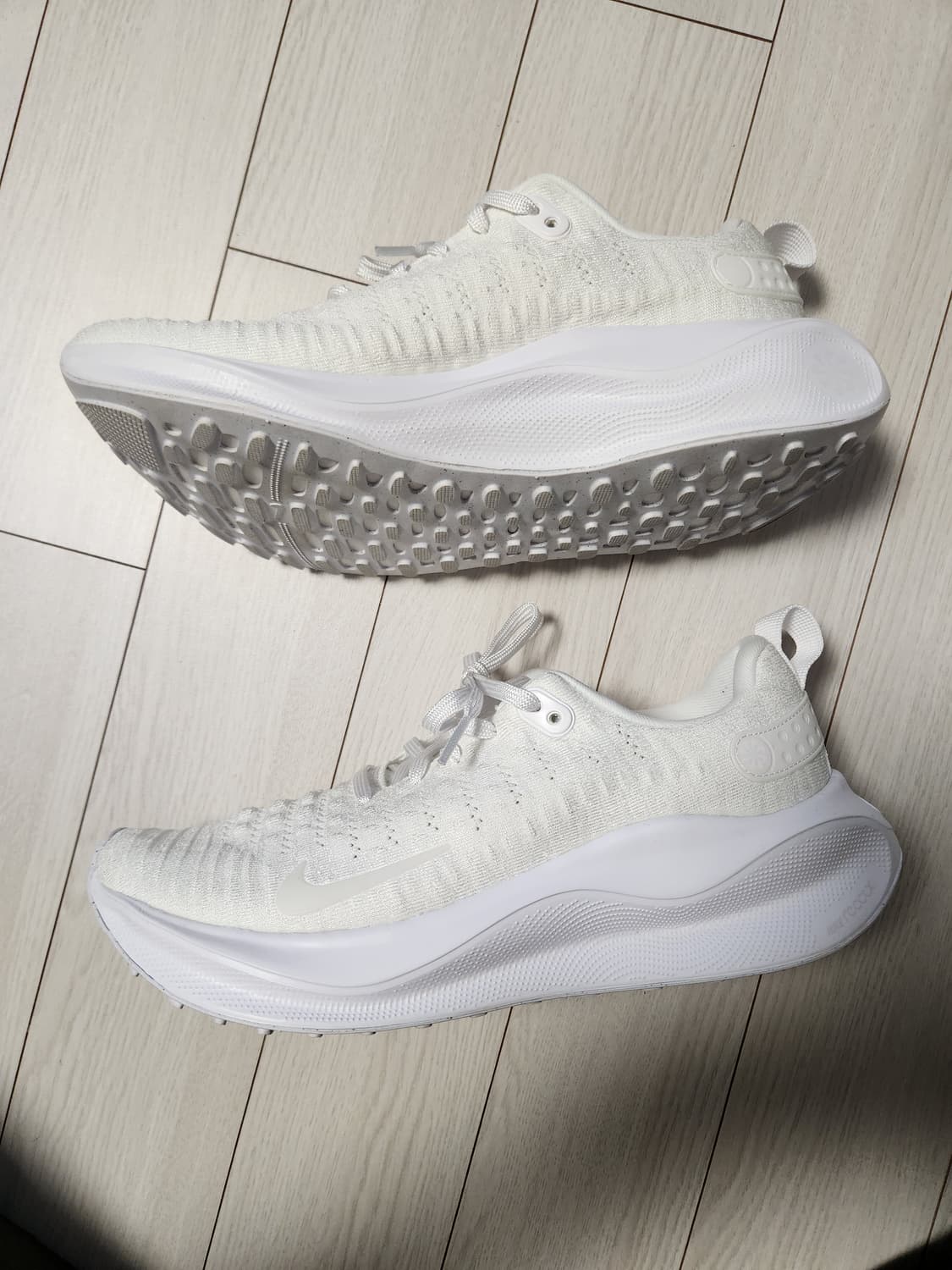 나이키 운동화 인피니티 런 4 DR2665-103 러닝화 사이즈255

 상품이미지6