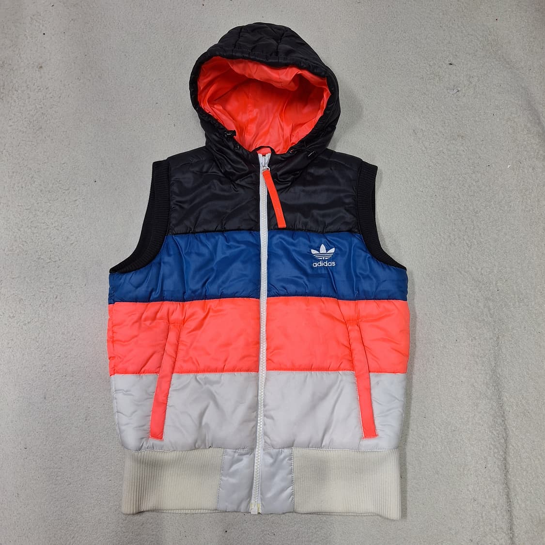 아디다스  패딩조끼90 상품이미지1