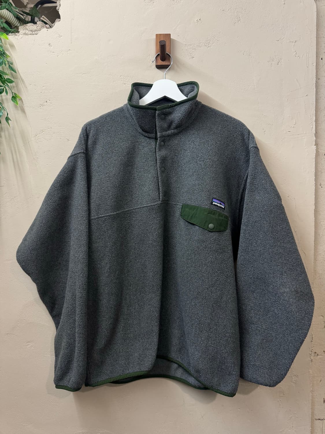새상품급) 파타고니아 신칠라 그레이 그린 M 상품이미지1