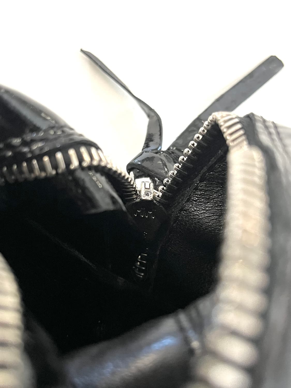 미우미우 아카이브 페이던트 레더 버클 모터 부츠 상품이미지6