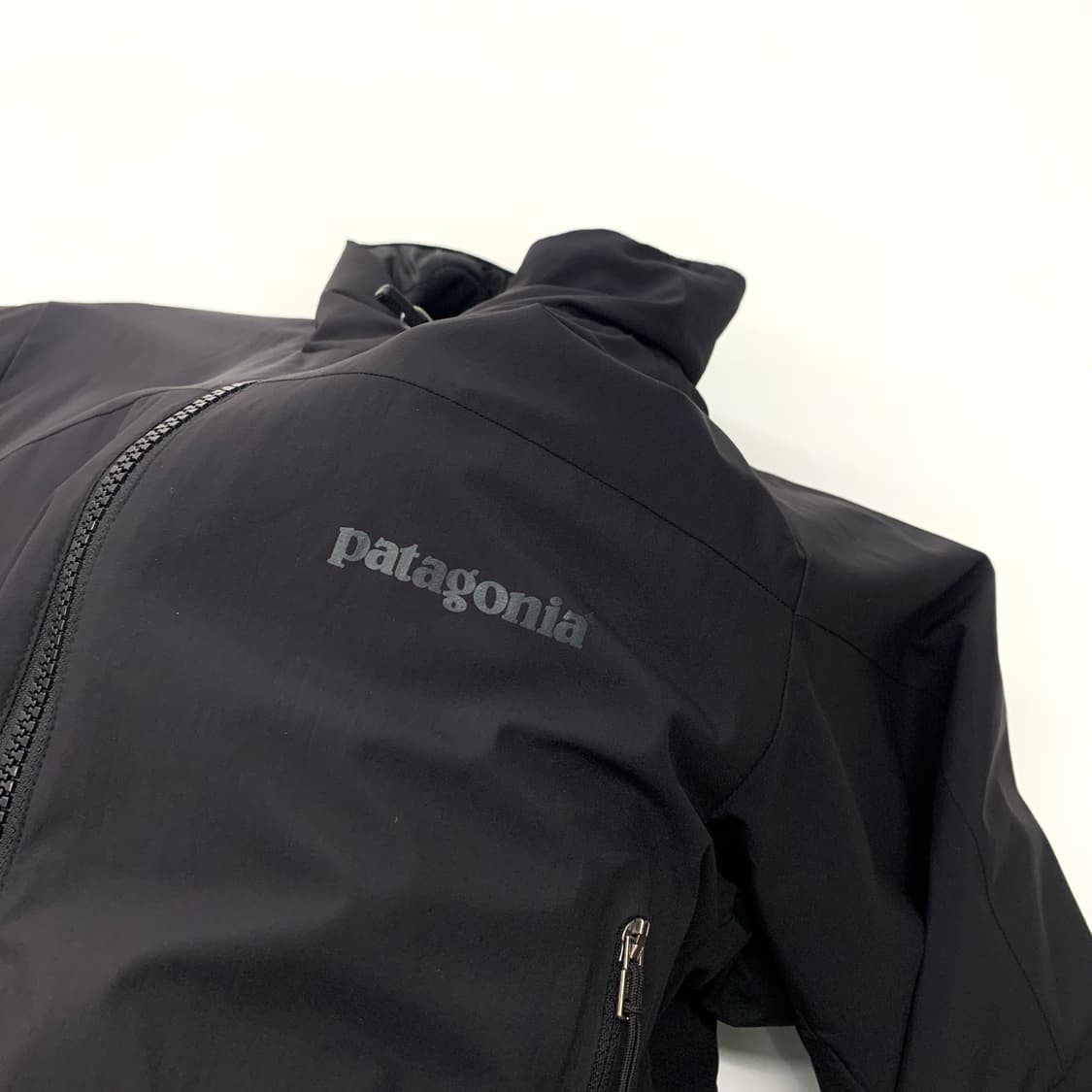 Patagonia 파타고니아 블랙 경량 패딩 윈드스토퍼 상품이미지5