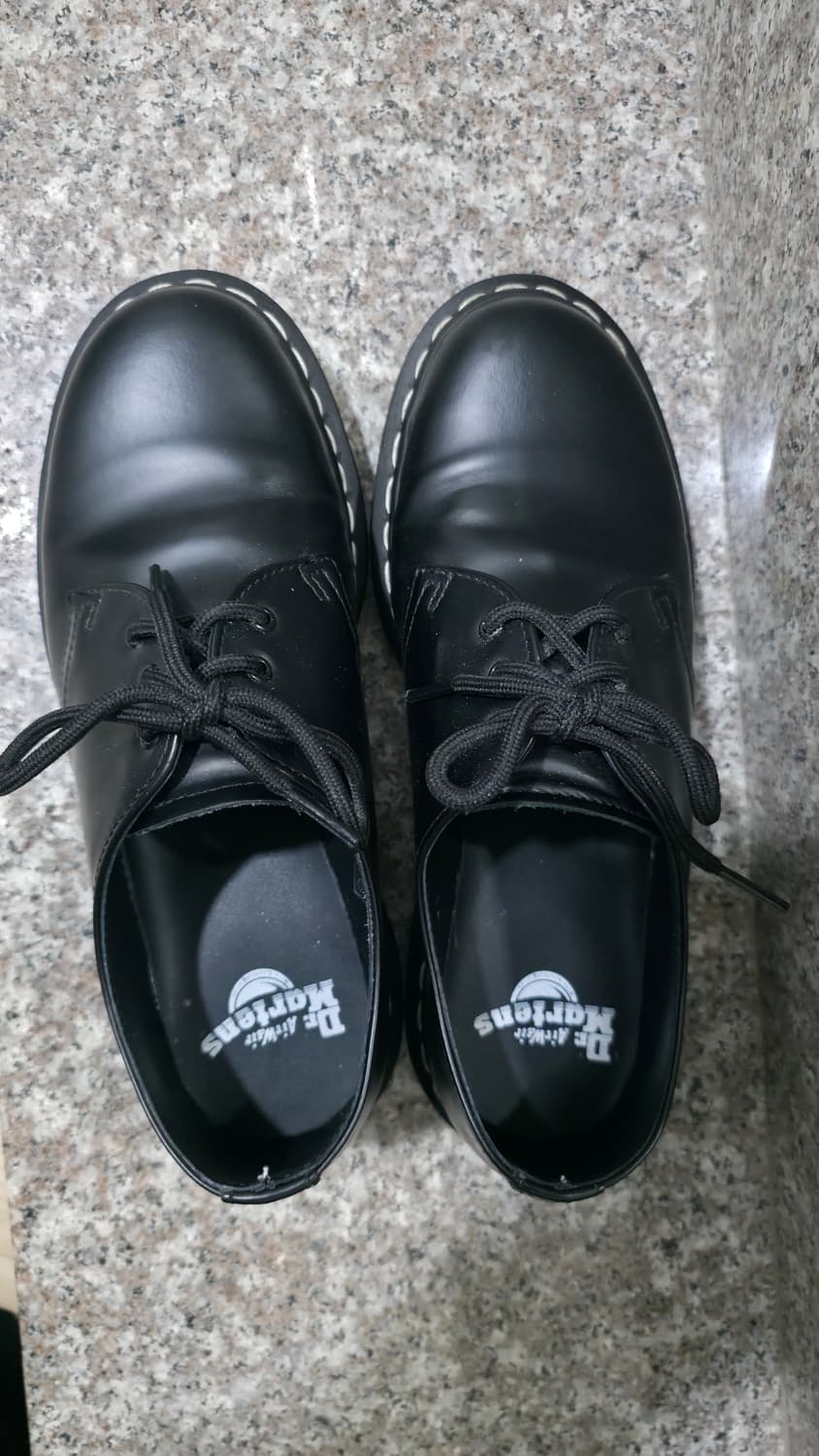 닥터마틴 1461 3홀 블랙 WS 팝니다 상품이미지1