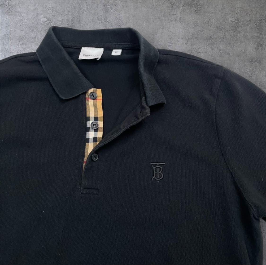 버버리 Burberry 블랙 로고 자수 긴팔 카라티 XL 상품이미지3