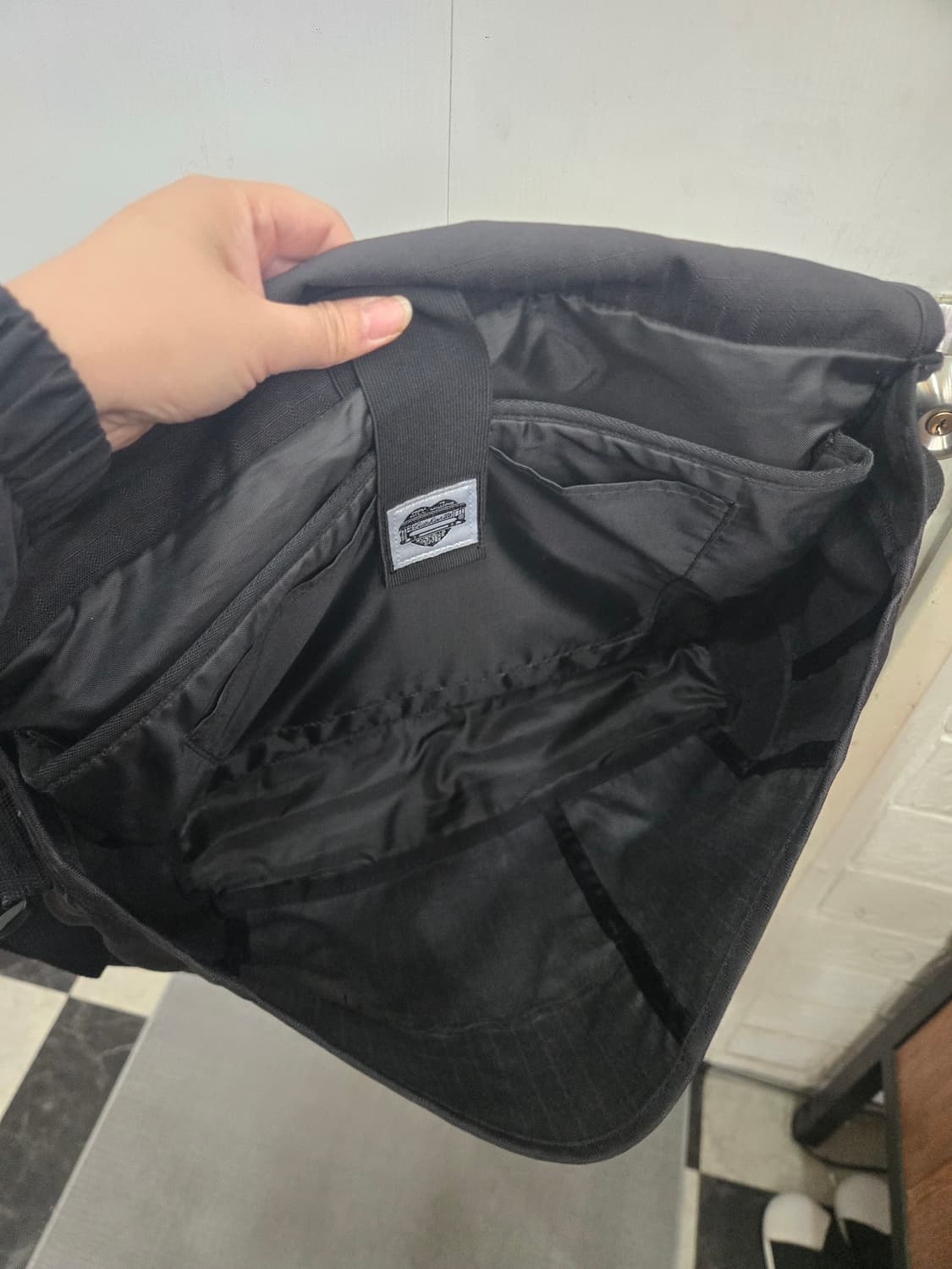 carhartt 칼하트 메신저백 가방! 블랙 색상~ 상품이미지7