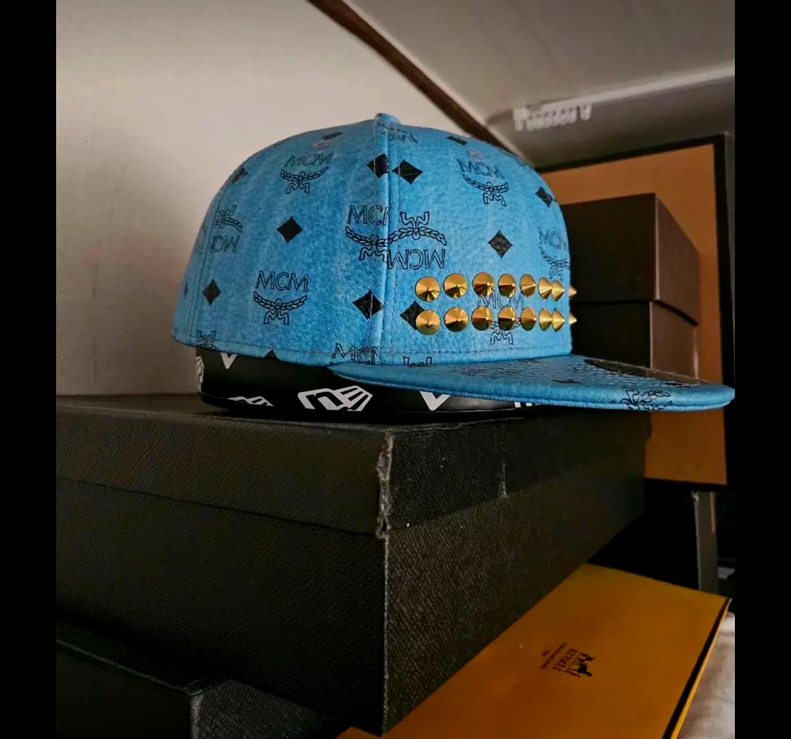 MCM 천연가죽 모자 한정판 팝니다 상품이미지3