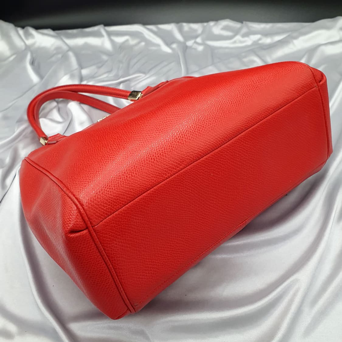 코치 레드 가죽 화사한 토트백 중고 가방 은피아노 상품이미지6