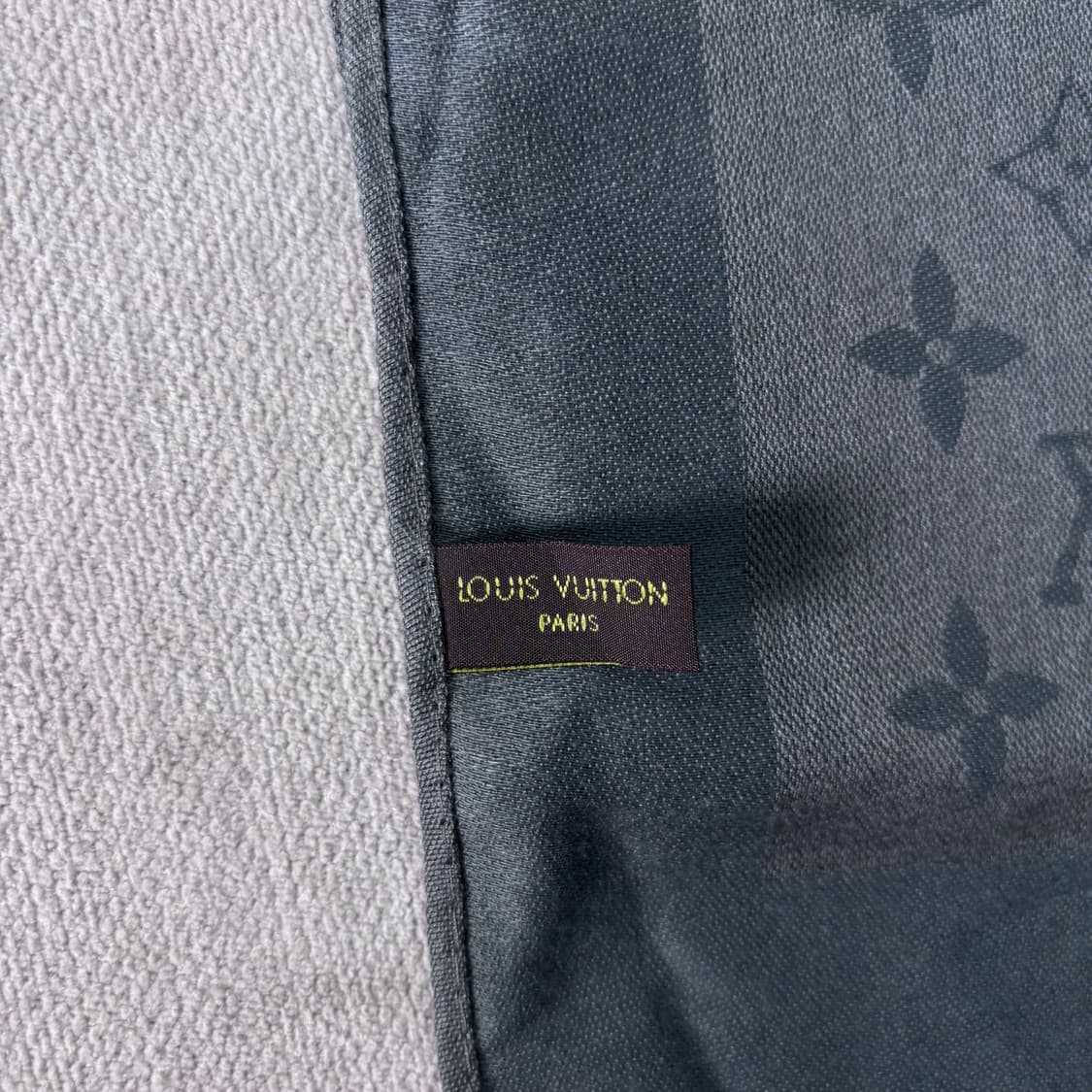 루이비통 모노그램 아크릴 청색 머플러  상품이미지4