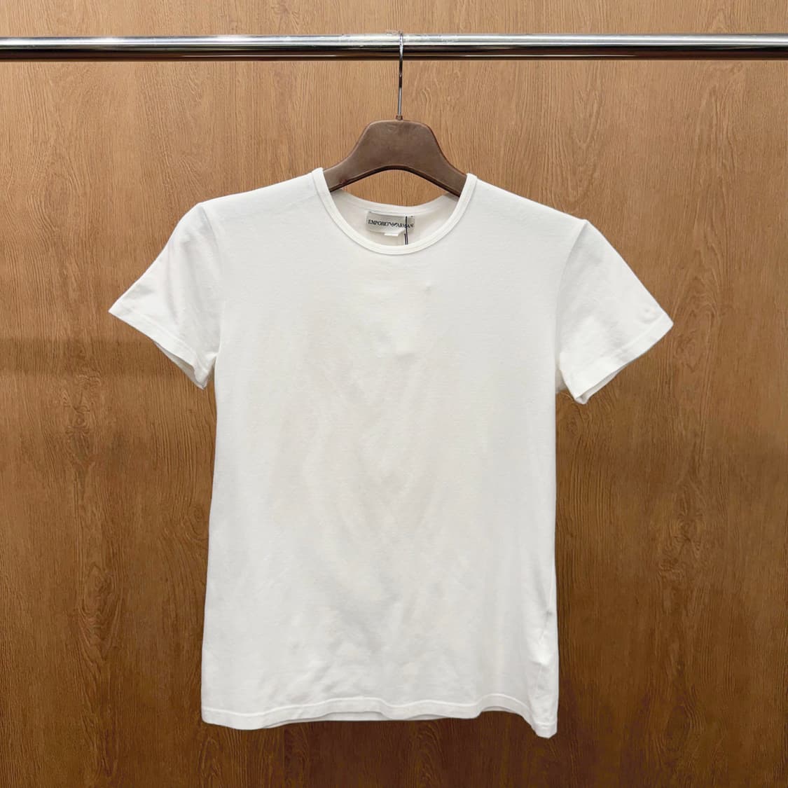 엠포리오 아르마니 라운드넥 반팔 티셔츠 백 로고 레터링 디테일 화이트 상품이미지2