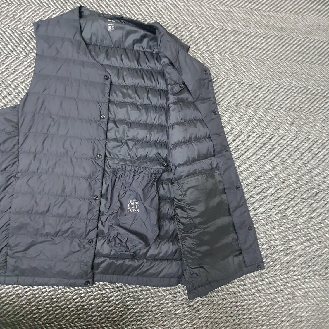 유니클로 오리털 경량패딩 조끼 남자105 상품이미지5