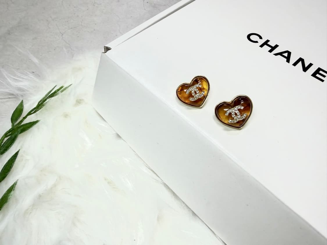 샤넬 오로라 하트 CC 포인트 이어링 상품이미지3