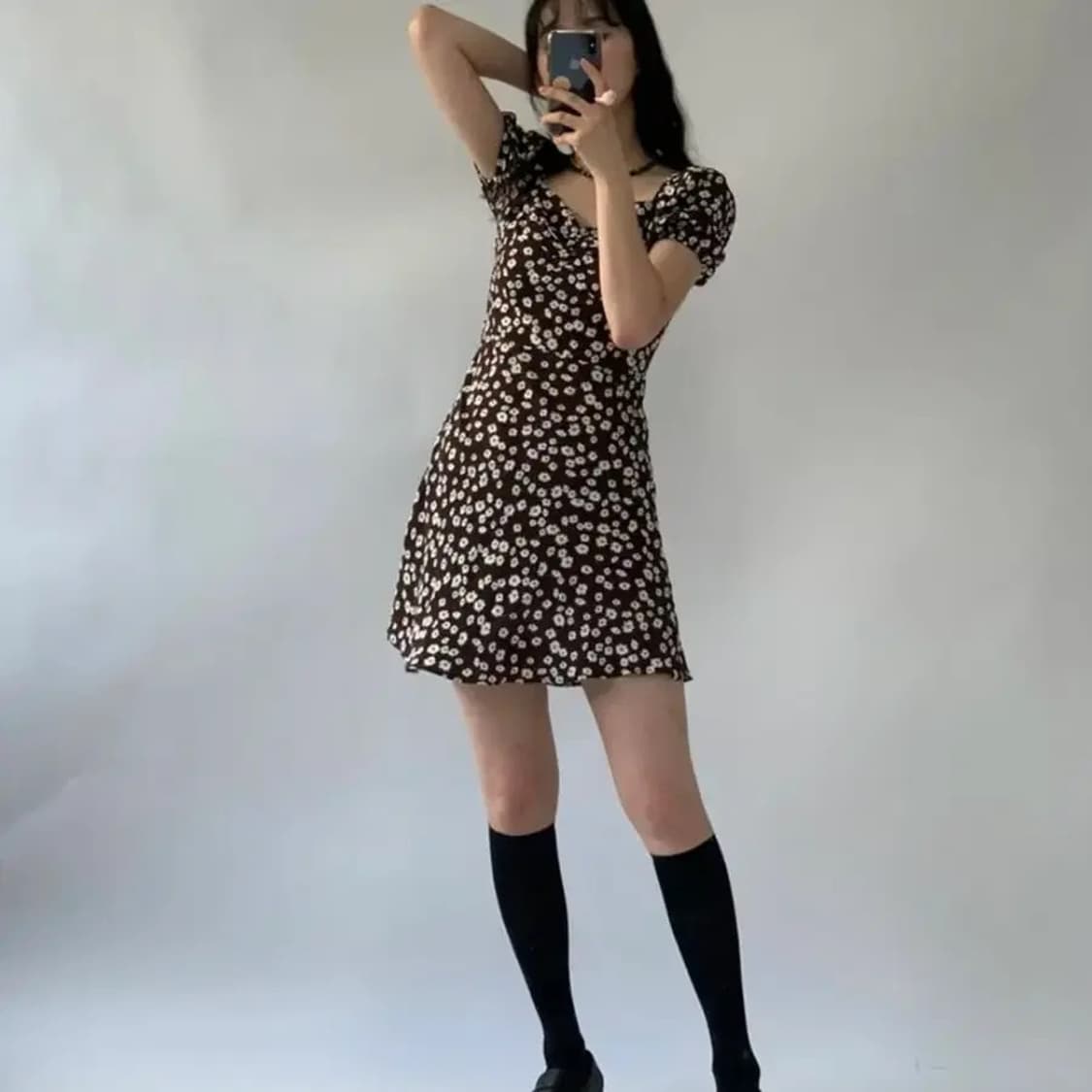 [새상품] 루루서울 리플리 퍼프 미니 드레스 브라운 상품이미지4