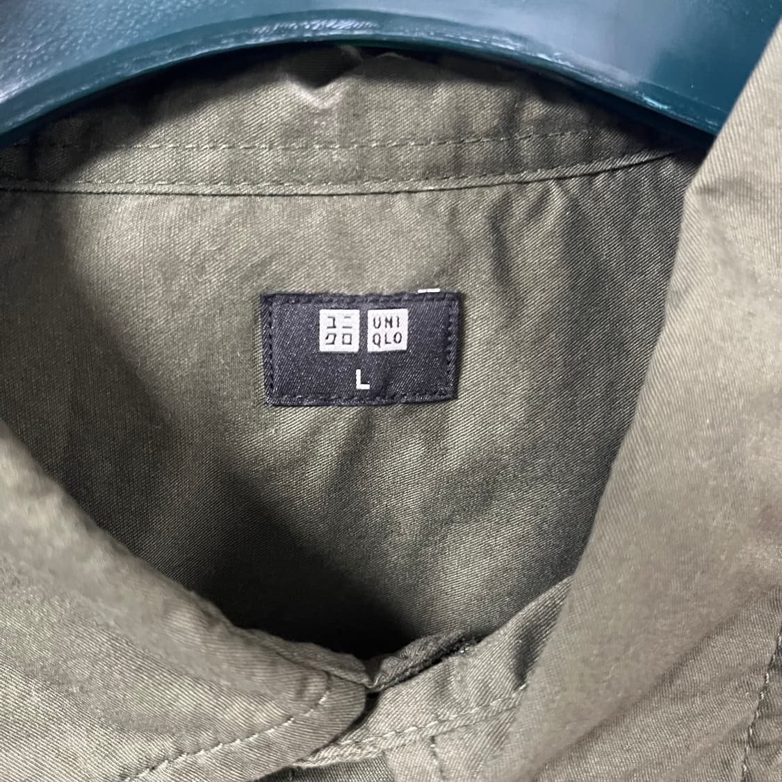 L 유니클로 카키 긴팔셔츠 상품이미지3