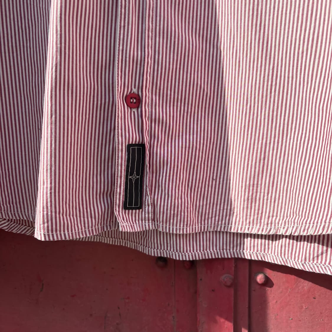 스톤아일랜드 데님스 레드 스트라이프 셔츠 상품이미지4