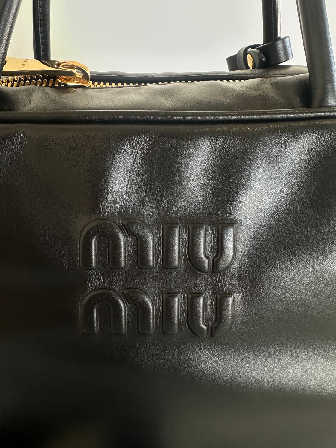 미우미우 가죽 탑 핸들 보백 상품이미지7