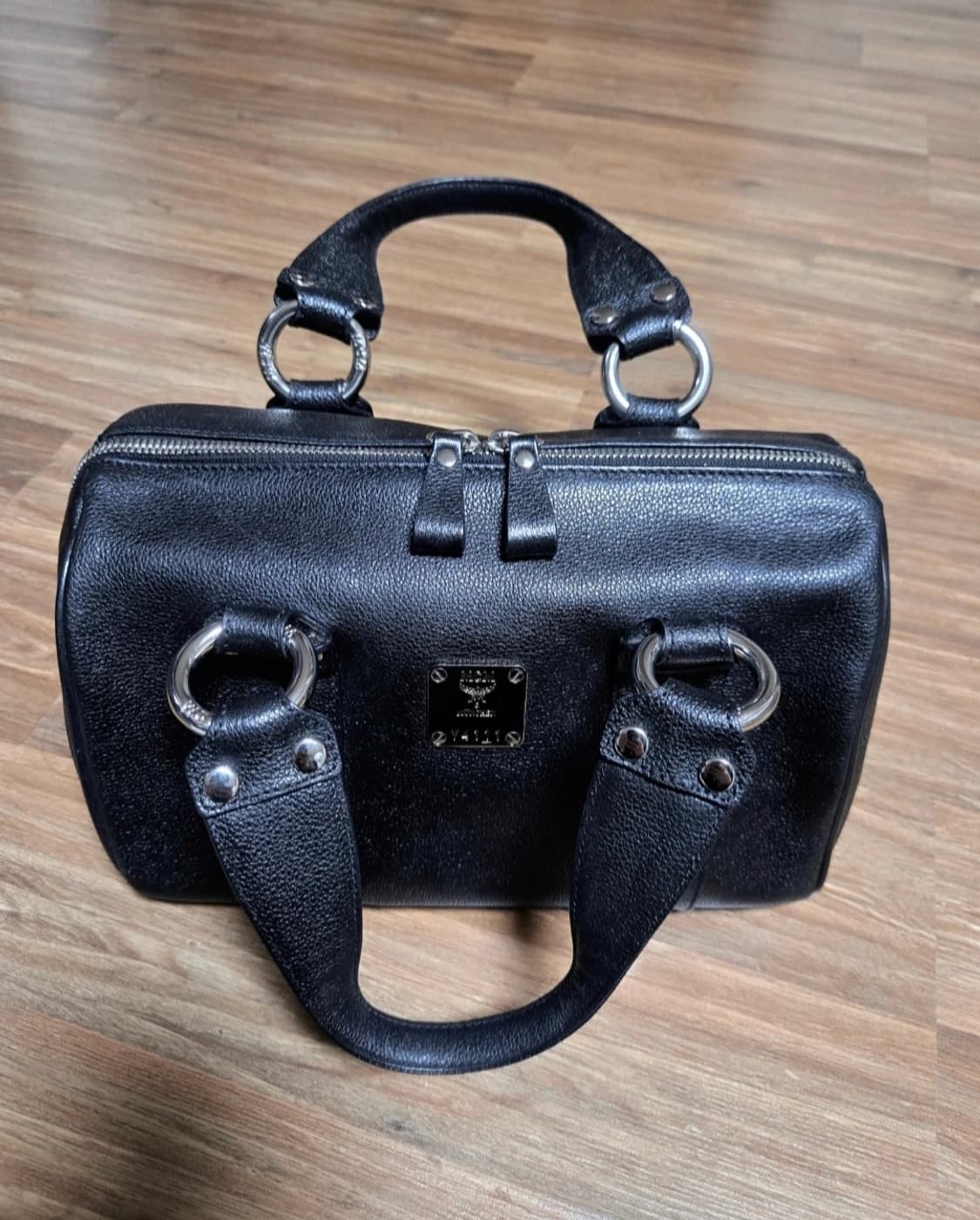 MCM 블랙 가죽 은장 보스턴백 토트백 [정품] 상품이미지2