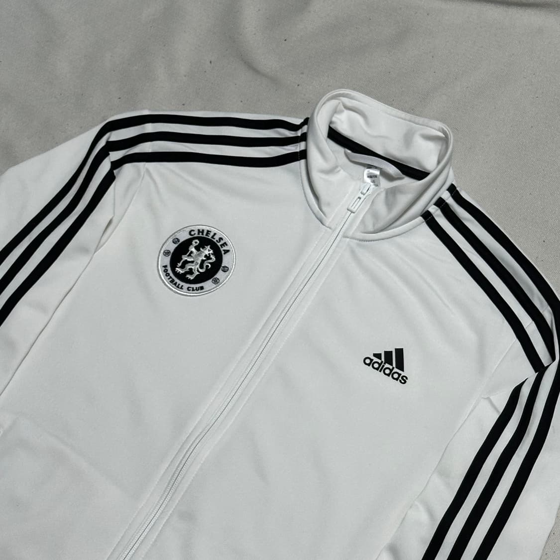 M 아디다스 첼시 화이트 트랙탑 상품이미지1