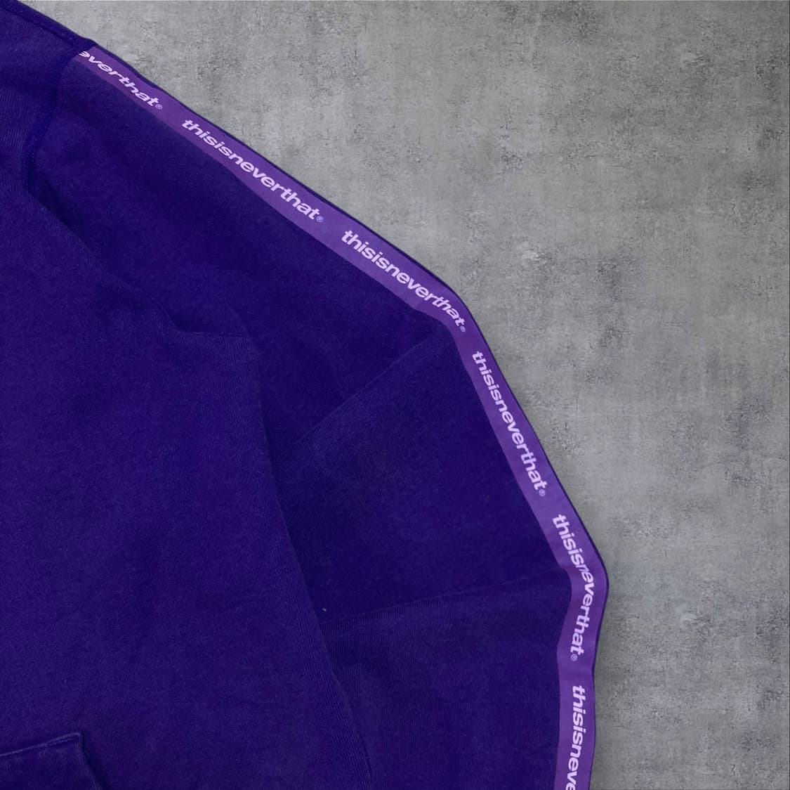 디스이즈네버댓 스몰 로고 사이드 라인 퍼플 후드 집업 상품이미지3