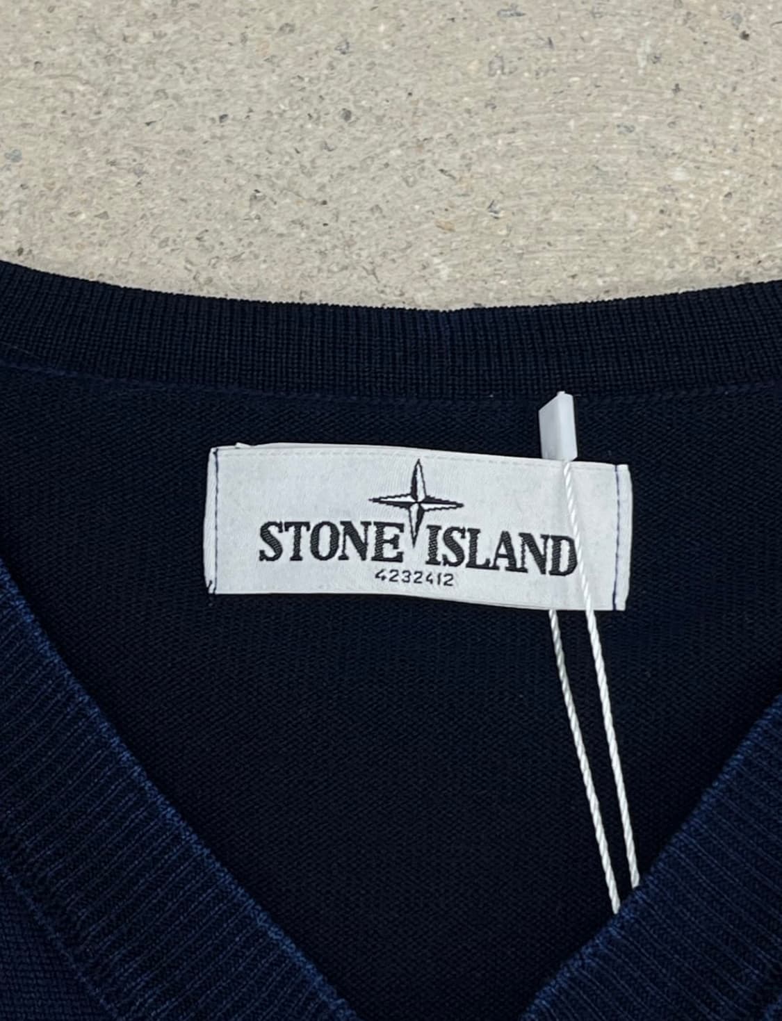 스톤아일랜드 브이넥 니트 L사이즈 상품이미지6