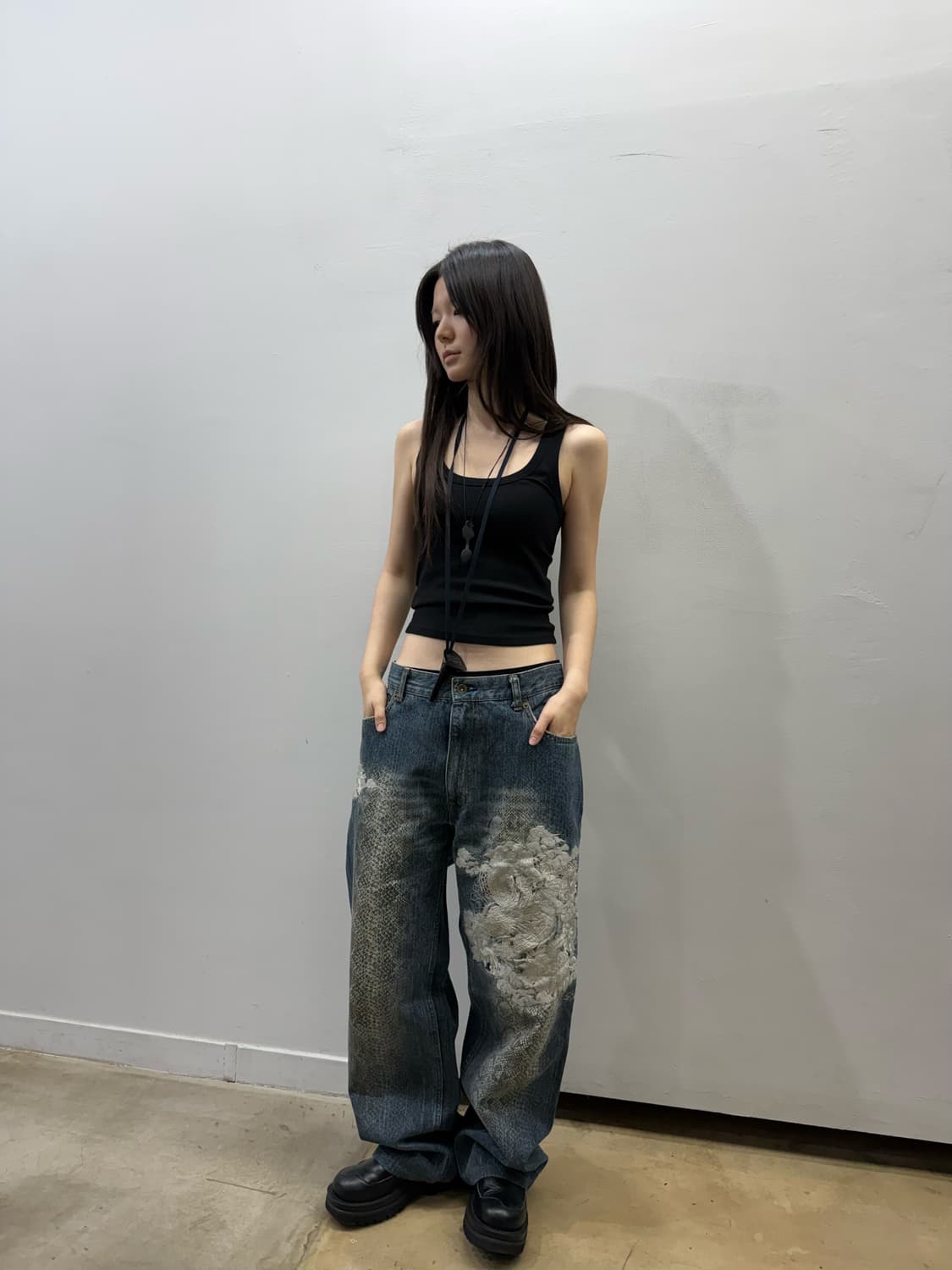 카라쿠리 타마시 파이톤 패턴 자수 와이드 데님팬츠 상품이미지4