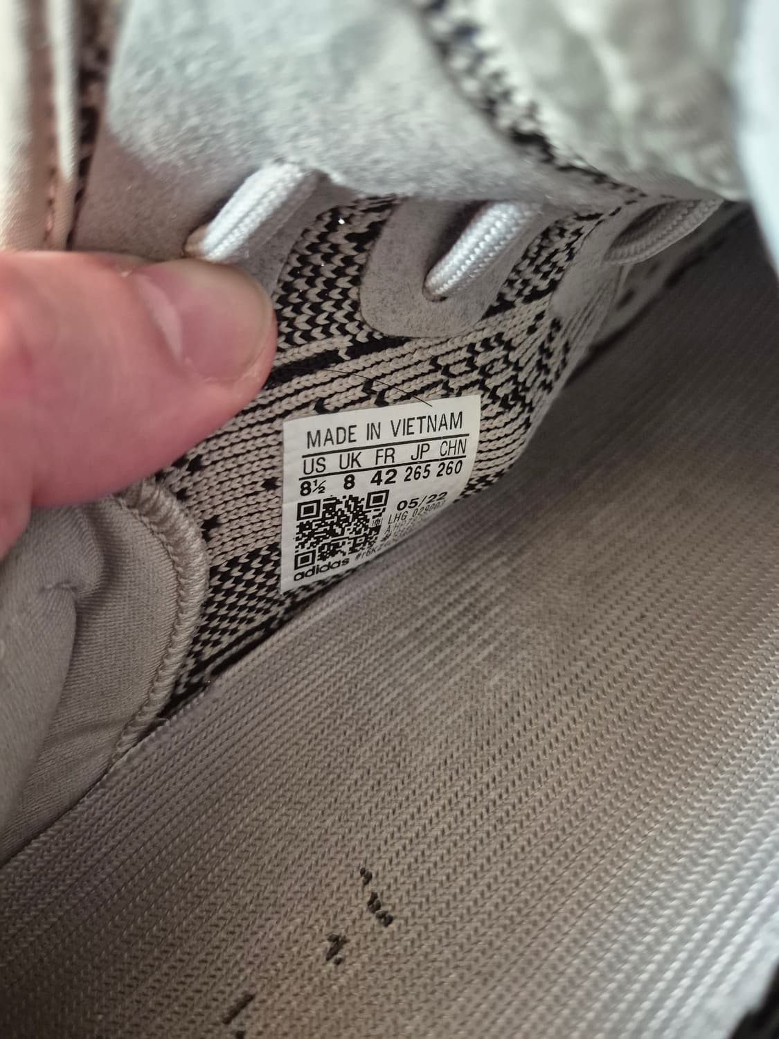 YEEZY BOOST 350 V2 - SLATE/CORE BLACK 상품이미지6