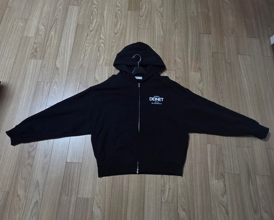 다이닛 LOST IN SYDNEY ZIP-UP HOODIE IN BLAC 상품이미지2