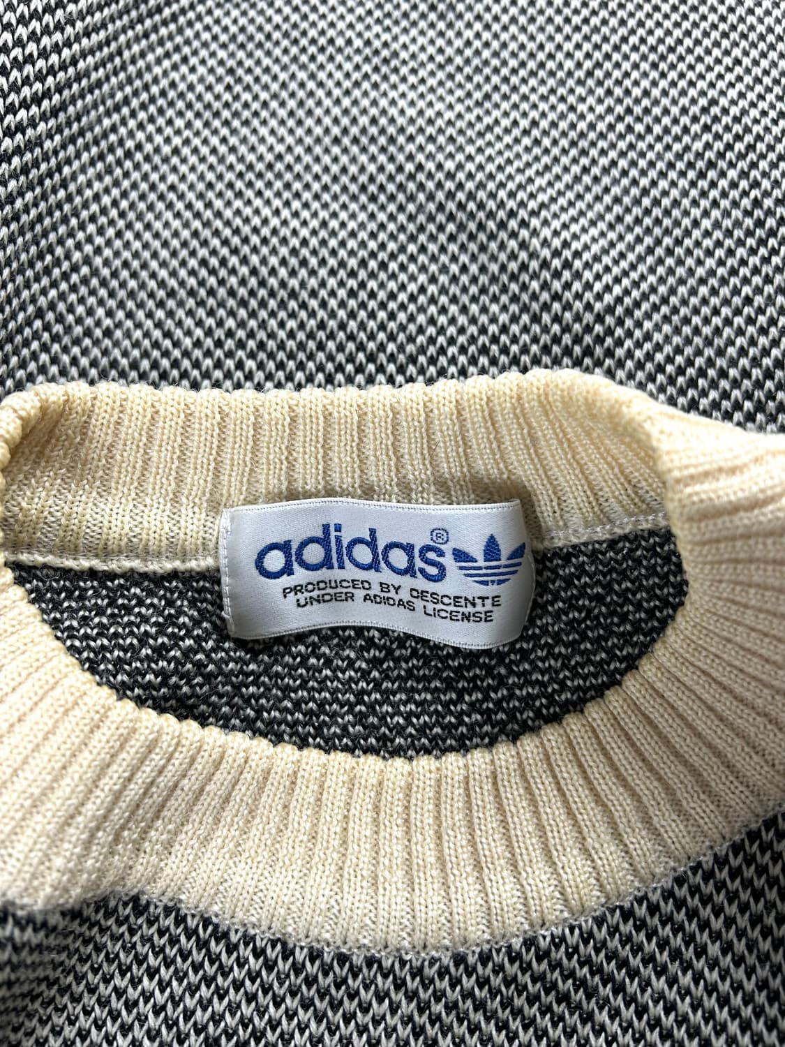 데상트 아디다스 니트 스웨터 상품이미지4