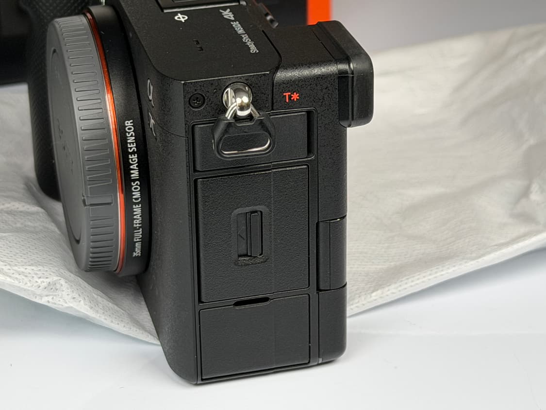 소니 A7C 블랙 미러리스 풀프레임 카메라 바디 상품이미지2