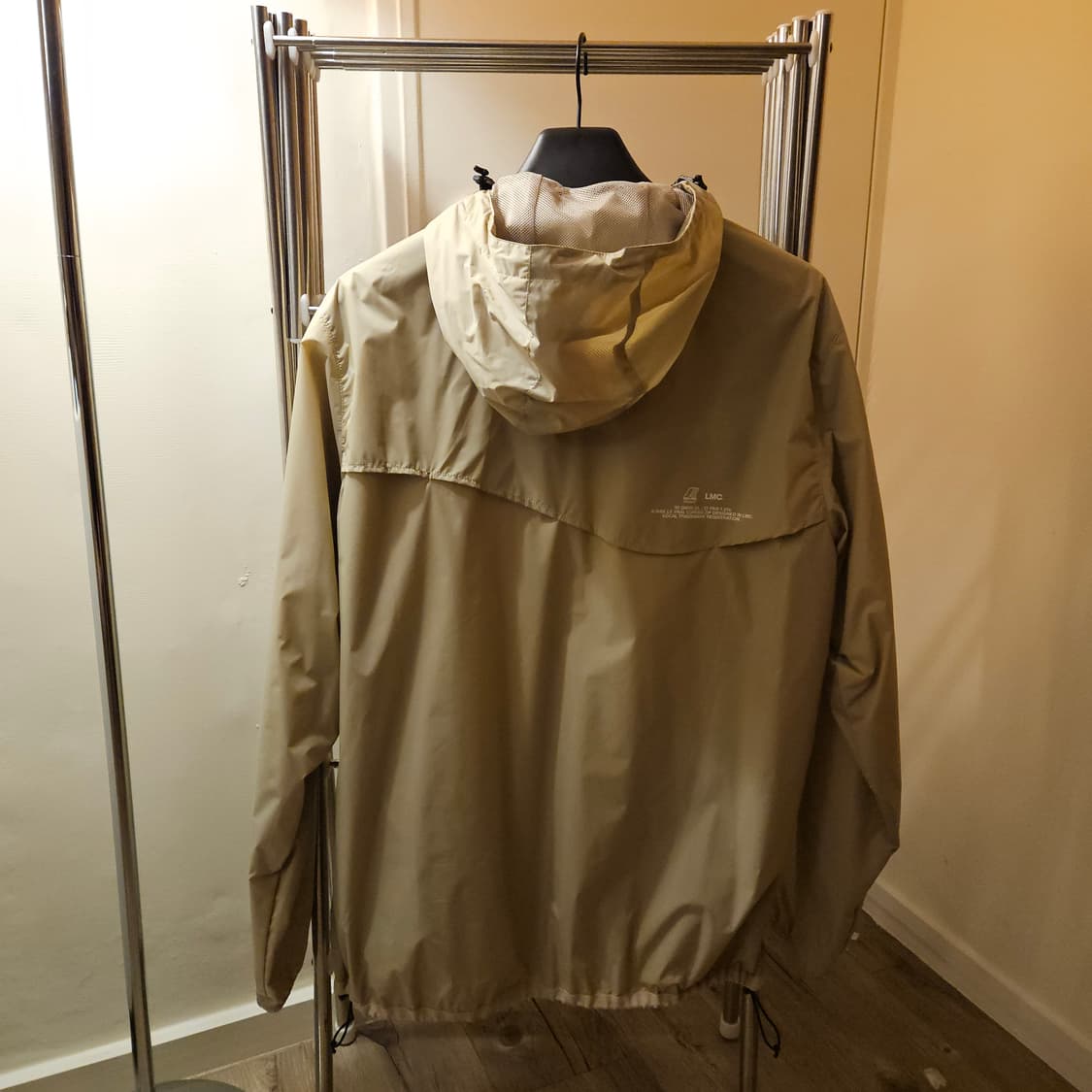 LMC X K-WAY CURVED WINDBREAKER (김한주 착용) 상품이미지4