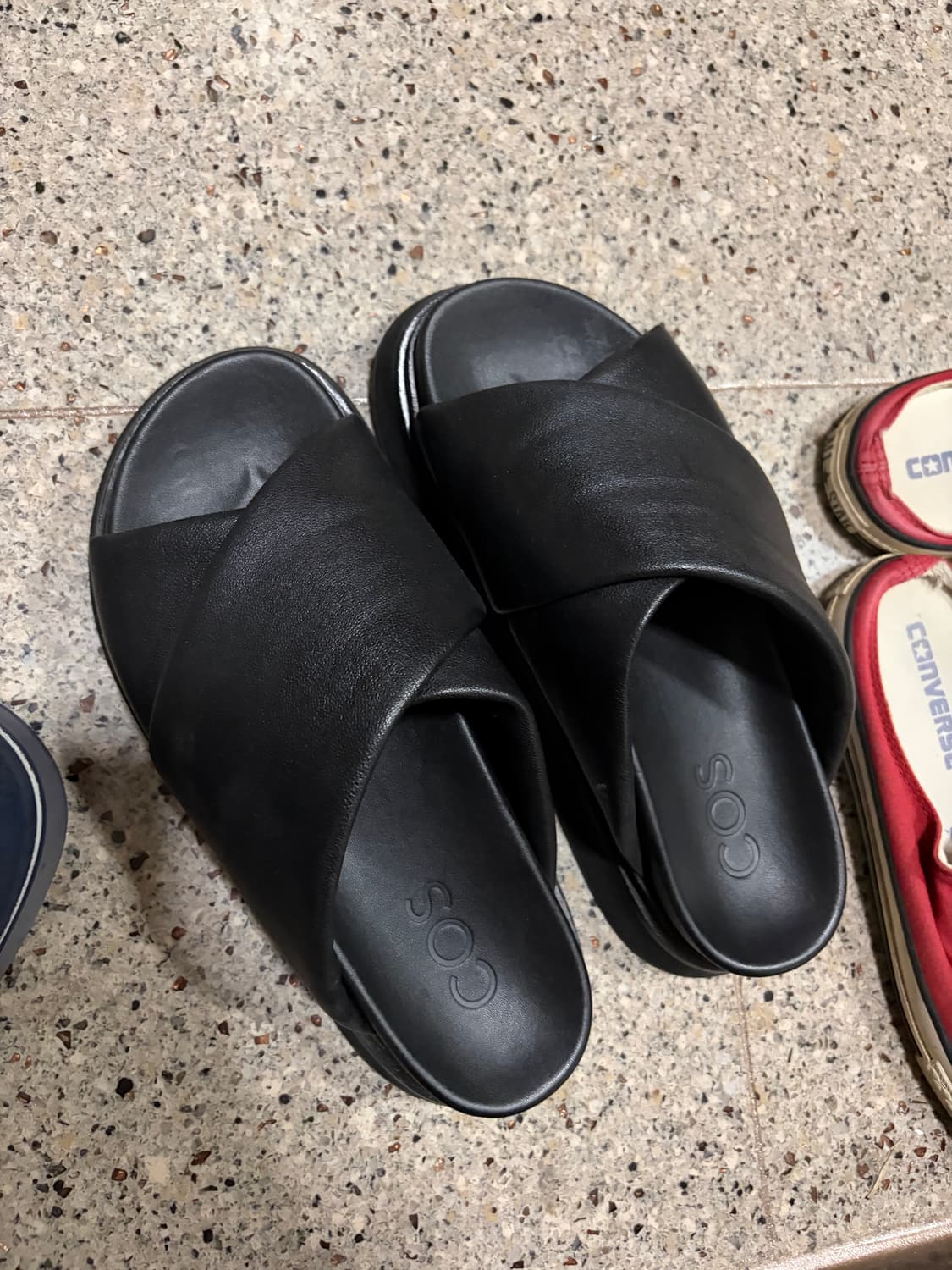 cos 플랫폼 슬라이드 36 여성 상품이미지4