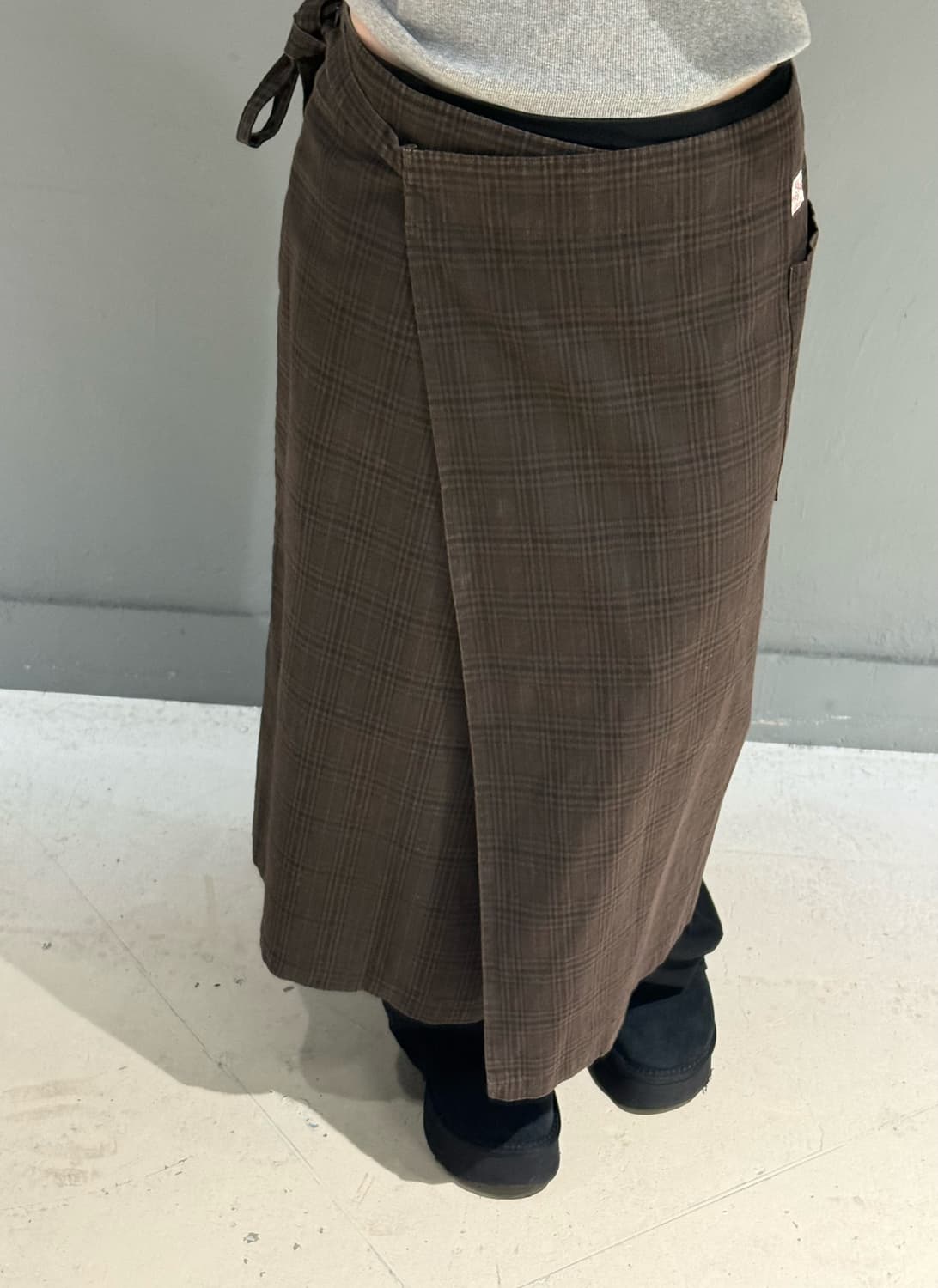 check pattern back pocket wrap skirt 상품이미지2