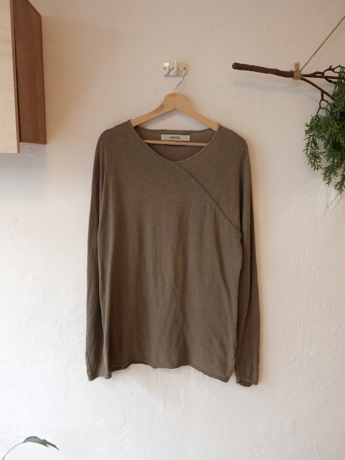 캐피탈 브이넥 롱슬리브 상품이미지1